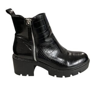 Steve Madden Boots Lug Combat Black Ankle Platform Chunky Heel Zip Up Size 8
